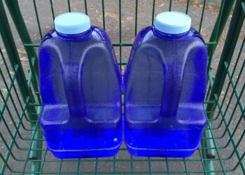 how many quarts in a gallon